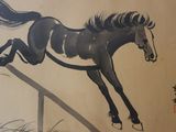 un tableau représentant un cheval en train de sauter par-dessus une clôture