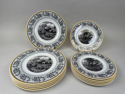 six assiettes en noir et blanc sur lesquelles figure une scène de vie à la ferme