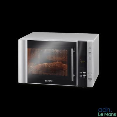 Micro ondes SEVERIN - Leger choc coin supérieur droit (Voir …