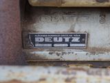 a sticker on the back of a truck that says deutz