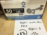 une affiche posée sur le comptoir indiquant qu'il est temps d'acheter un nouvel appareil photo