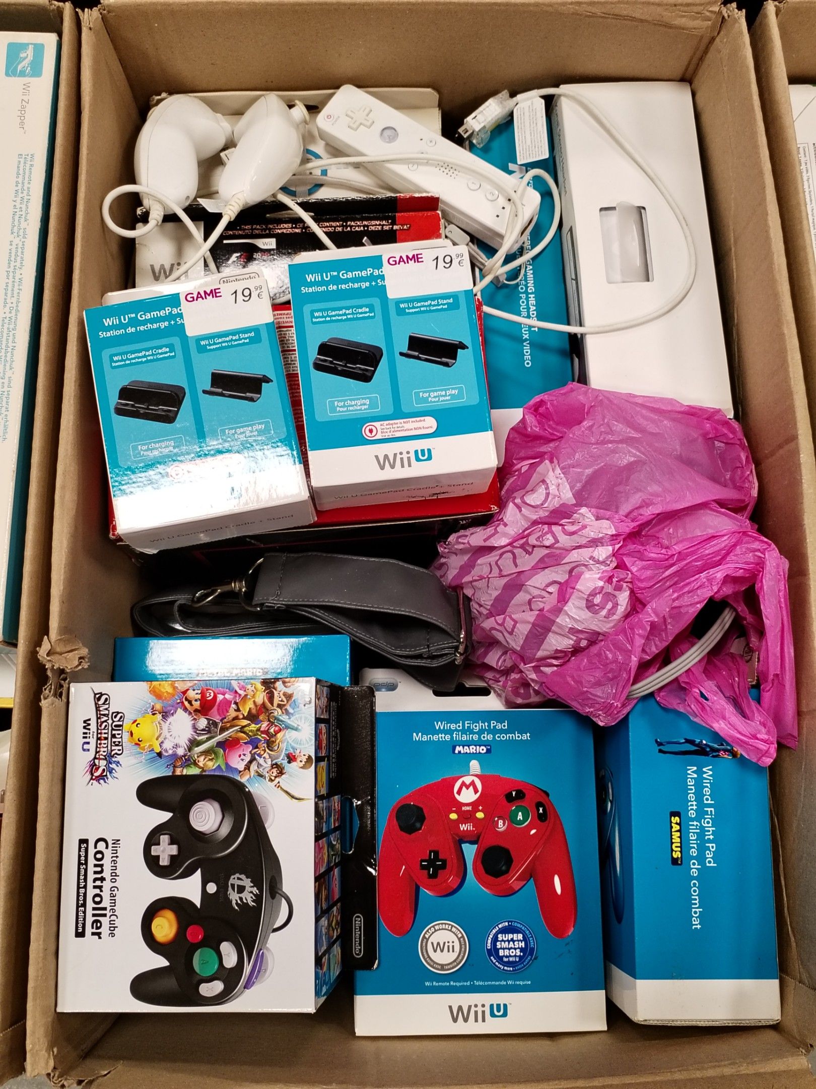 [WII]. Consoles et manettes diverses.