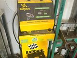 a machine that is sitting on the floor in the garage