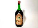 une bouteille de vin posée sur une table