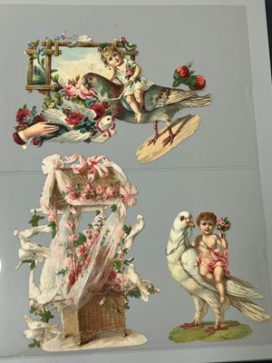 1 Classeur gris avec des chromos découpis, divers thèmes, TB