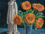une peinture représentant une statue à côté d'un vase rempli de tournesols