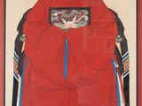 une image représentant un tableau d'une vieille femme en robe rouge