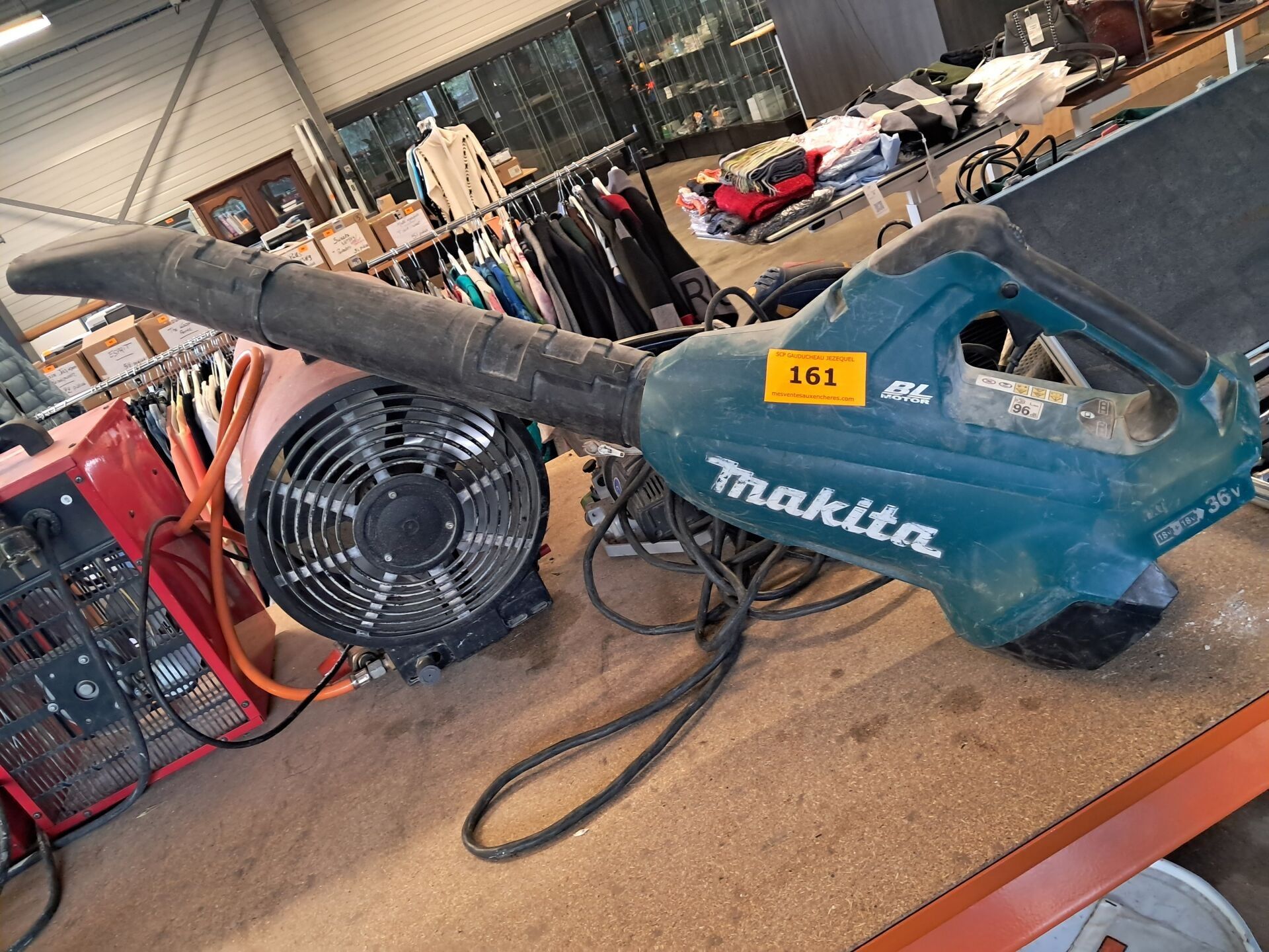 Souffleur MAKITA sans chargeur ni accu (fonctionne)