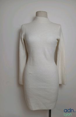 gros plan d'une robe sur un mannequin mannequin mannequin mannequin mannequin mannequin mannequin mannequin mannequin