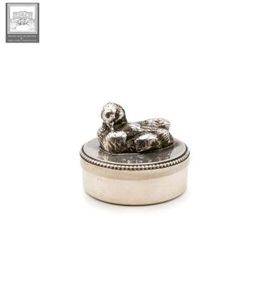 Boite à dent de lait, ronde avec son couvercle, en argent ma…