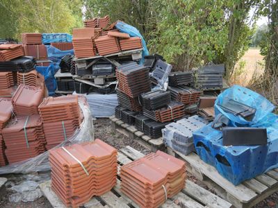 a pile of bricks sitting on top of a pallet
