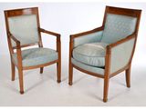 paire de fauteuils français du début du XXe siècle avec coussins rembourrés
