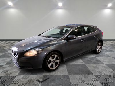 VOLVO - V40 BUSINESS D2 115 MOMENTUM BUSINESS - GO - Mise en…