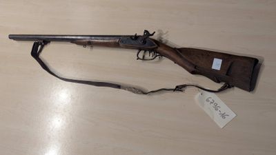 Fusil de chasse à percussion, double canon en table, calibre…