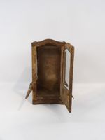 Petite vitrine chaise à porteur en bois revêtue de tapisseri… (photo 6)