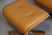 HJELLEDJERDE - Norvège. Fauteuil et ottoman avec structure e… (photo 4)
