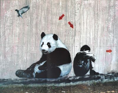 tableau représentant deux pandas assis sur un rebord, avec des oiseaux qui volent autour d'eux