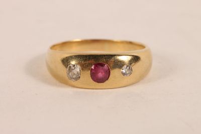 Bague jonc en or jaune 750 ‰ sertie d'un rubis de forme rond… - Photo 1