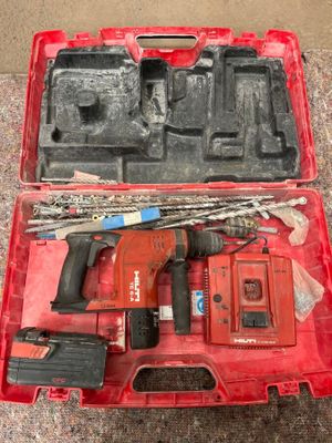 1 Malette HILTI contenant 1 perforateur TE-A, 1 chargeur et …