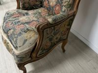 Bergère en bois à garniture fleurie (photo 5)