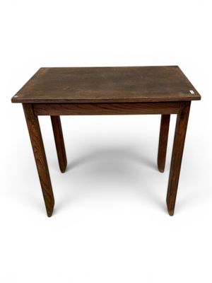 Table en bois naturel. Dim 74 x 80 x 50 cm