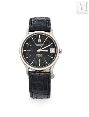 un gros plan d'une montre sur un fond blanc avec un fond blanc