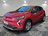 un SUV Chevrolet C-HR rouge de 2020 garé dans un garage