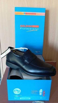SOLDINI pointure 43 - NEUVE, envoi mondial relay possible