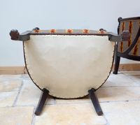 Paire de fauteuils en noyer teinté (photo 6)