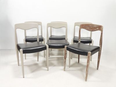 Dans le goût de Niels Otto MOLLER (1920 - 1982) - Six chaise…
