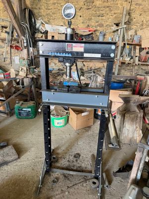 a machine that is sitting in the middle of a room