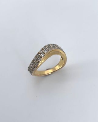 Bague jonc en or jaune 750 °/°°° (18K) à brin ondoyant serti… - Photo 1
