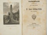 un livre ouvert avec, en arrière-plan, l'image d'une tour