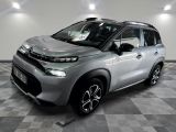 le nouveau suv de citrole est garé dans une salle d'exposition