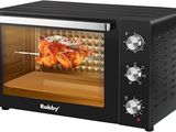 une photo d'un four grille-pain noir contenant un poulet