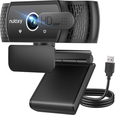 un gros plan d'une webcam à laquelle est branché un chargeur