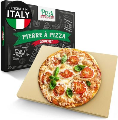 une boîte de pizza posée à côté d'une boîte de pizza
