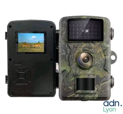 an image of a picture of a camera that is on a white background