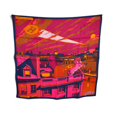 écharpe rose et bleue avec une image de ville en arrière-plan