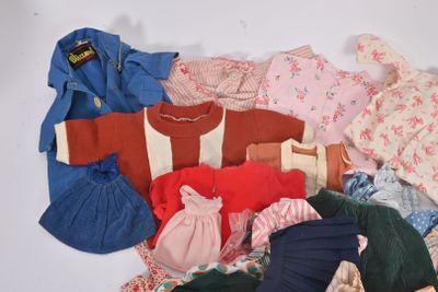 Partie de trousseau pour poupée