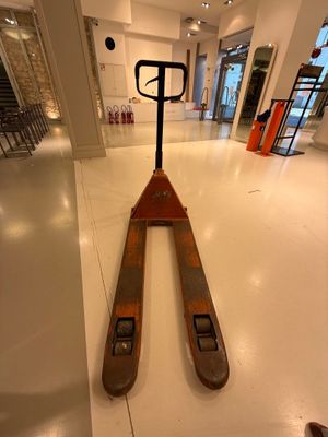 Transpalette 1.5T Mise à prix : 120 €