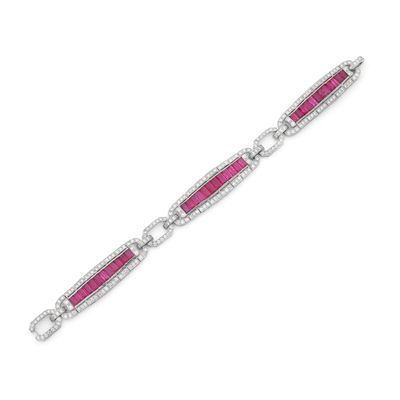 un bracelet en rubis et diamants