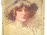 tableau représentant une femme coiffée d'un chapeau, devant un fond blanc