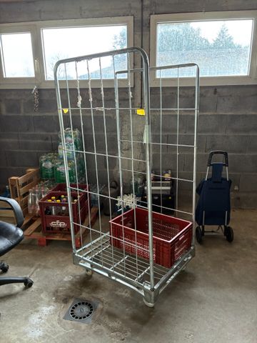 Chariot tréfil étagère. Frais en sus 14.28%. TVA Récupérable. Pas...