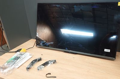 TV LED 40'' (102 cm) - TOSHIBA 40LV2E63DG - Full HD 1920x108…