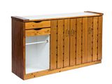 une photo d'une commode en bois avec un plateau blanc et des tiroirs