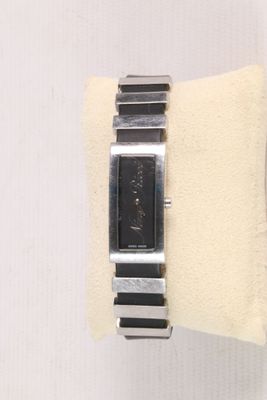 NINA RICCI - Montre bracelet de dame, le boitier rectangulai…