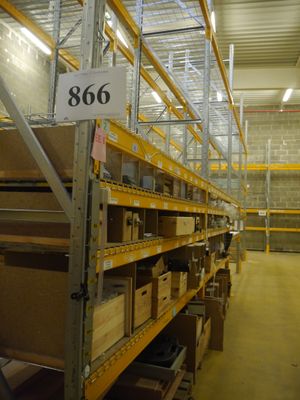 RACK 5 échelles 32 traverses + lot d’accessoires et matériel…