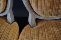 Suite de quatre chaises en bois peint blanc mouluré à dossie… (photo 5)