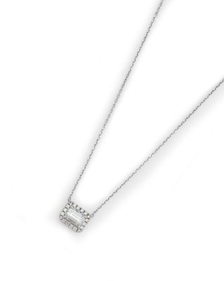une image représentant un collier en diamants sur fond blanc